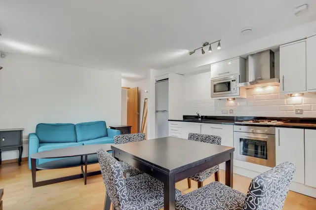 Photo 2 — Flat 5, Tower Mint Apartments, 84 John Fisher Street, London