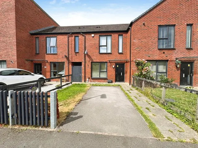 Symons Crescent, Sheffield, S5, photo 1