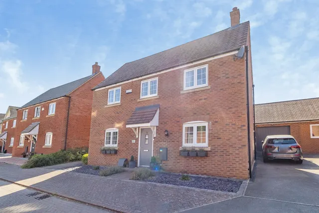 Grebe Drive, Leighton Buzzard, photo 1