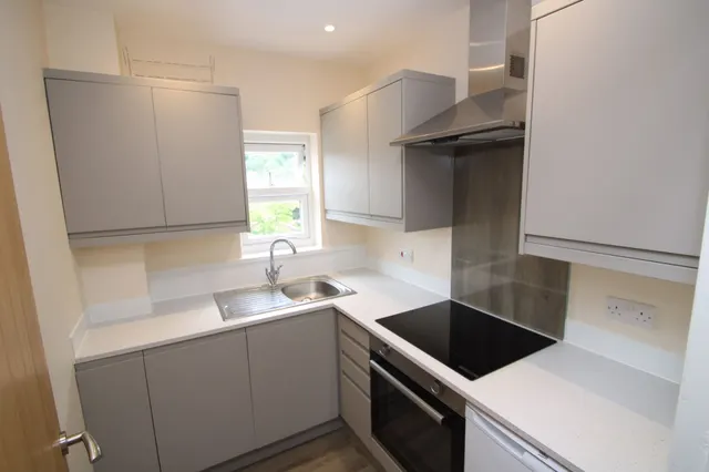Chapel Lane, High Wycombe, HP12, photo 3