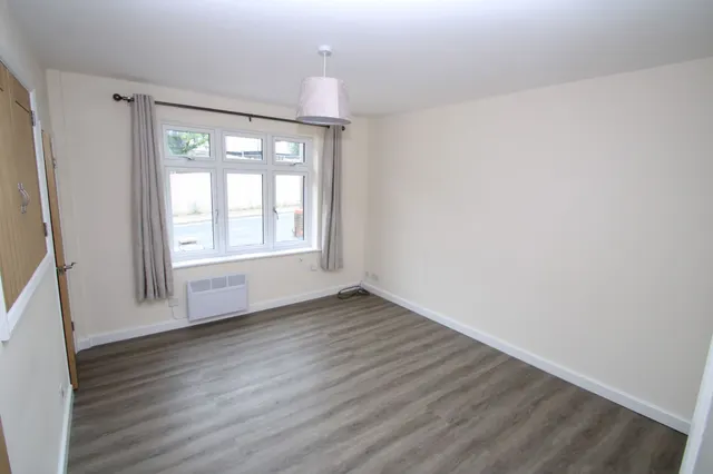 Chapel Lane, High Wycombe, HP12, photo 2