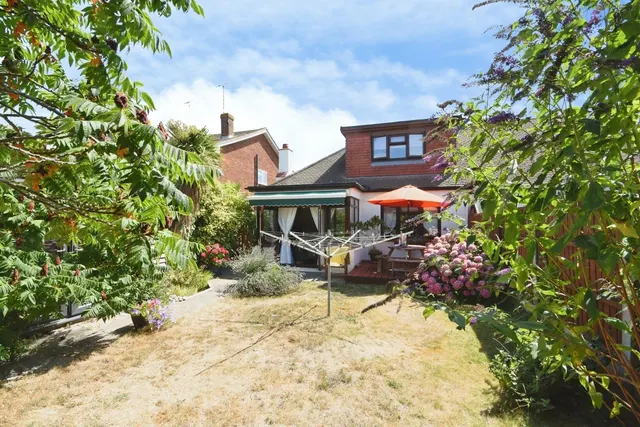 Photo 2 — Sutton Court Drive, Rochford, Essex, SS4
