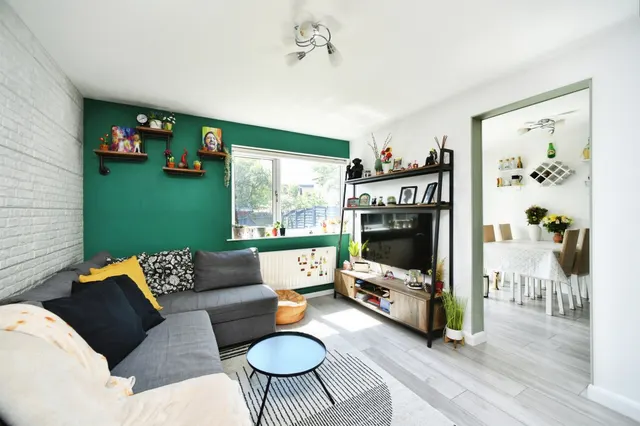 Whitehawk Road, Brighton, BN2, photo 2