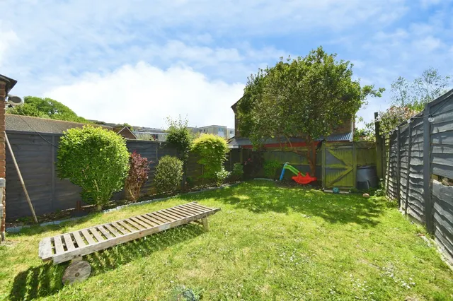Whitehawk Road, Brighton, BN2, photo 3