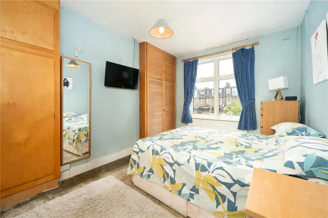 Granville Road, London, SW18, photo 1