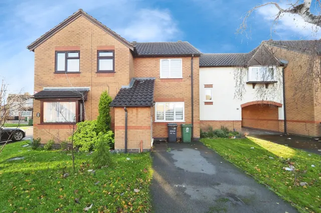 Cabin Leas, Loughborough, LE11, photo 1