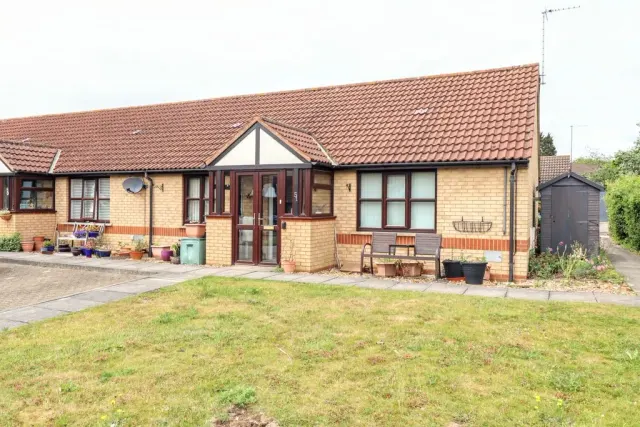 Epsom Grove, Bletchley, Milton Keynes, Buckinghamshire, MK3 5NR, photo 1