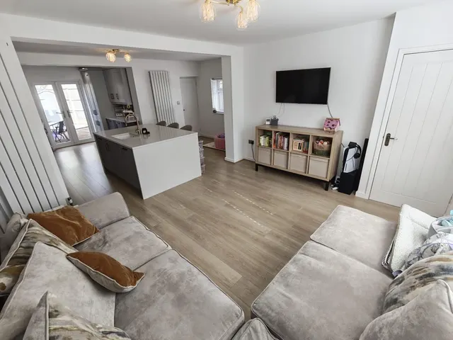Dickinson Drive, Walsall, WS2, photo 2