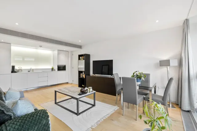 Albion Riverside, Battersea, SW11 4AR, photo 1