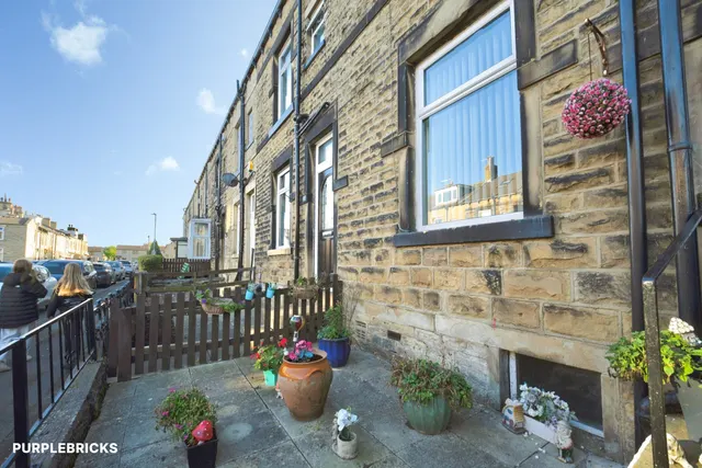 Peterborough Terrace, Bradford, BD2, photo 3