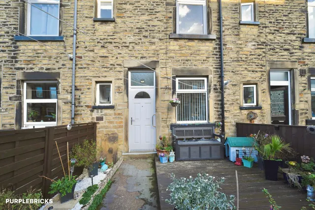 Peterborough Terrace, Bradford, BD2, photo 2