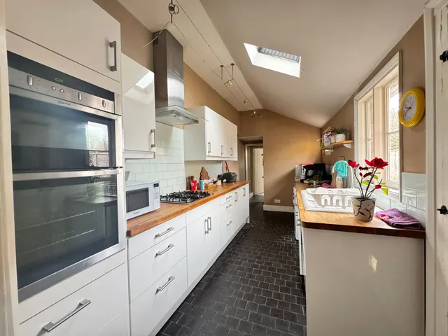 St. James's Place, Cranleigh, GU6, photo 2