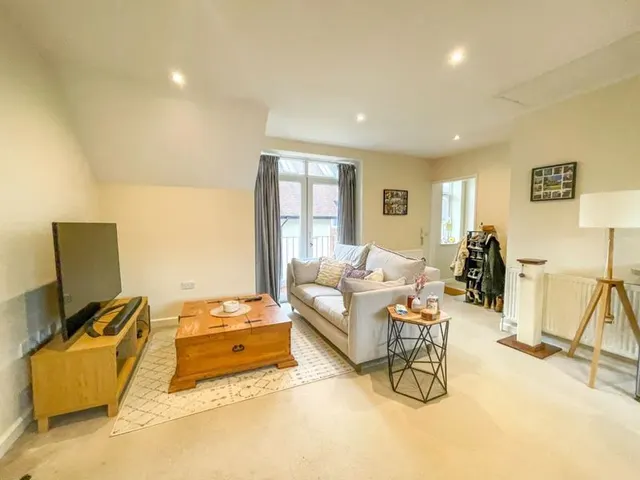 Photo 3 — The Firs, High Street, Whitchurch HP22 4JU