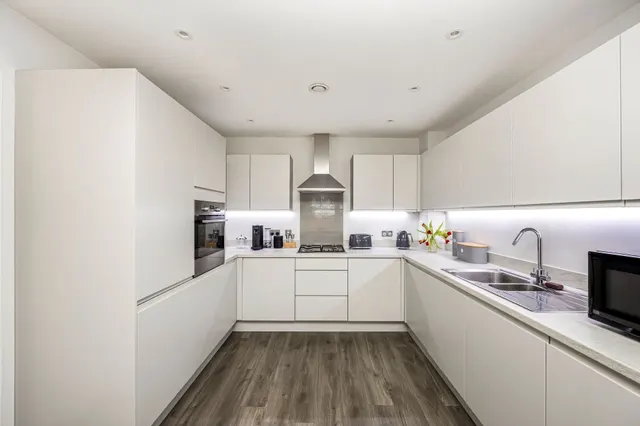 Mill Rose Way, Burgess Hill, RH15, photo 2