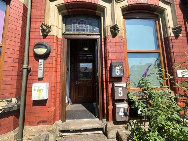 Photo 2 — Flat 5, Thompson Cross, Stamford Street, Stalybridge