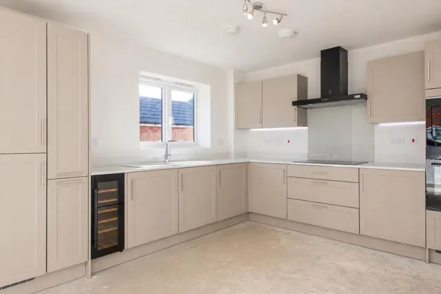 Litchfield Drive, Higham Ferrers, photo 3