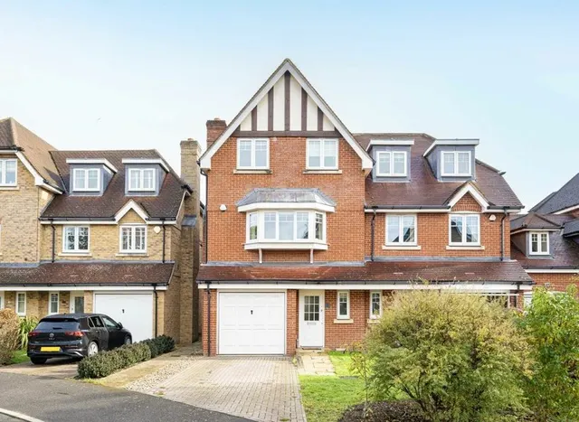 Heritage Close, Sunbury-On-Thames, TW16, photo 1