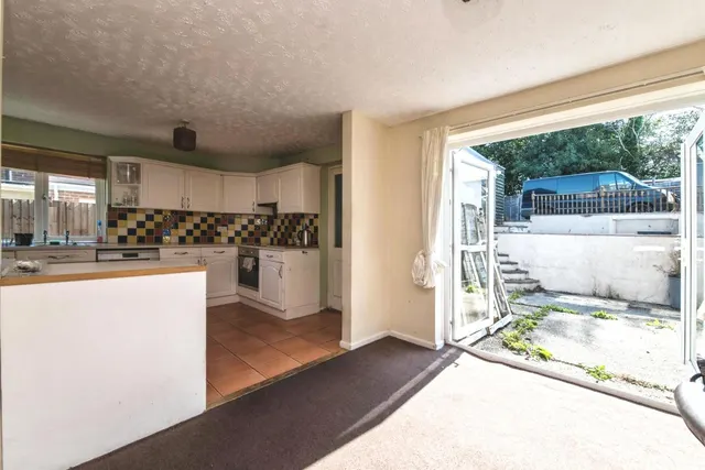 Cunningham Avenue, Axminster, EX13, photo 3