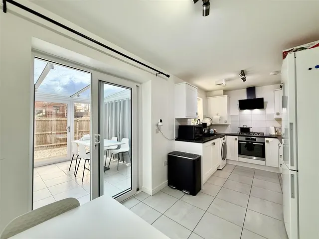 Robinson Crescent, Loughborough, photo 2