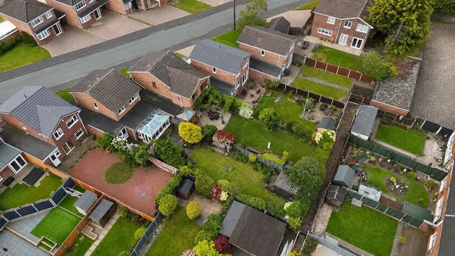 Photo 2 — Falcon Close, Walsall, WS6 7LJ