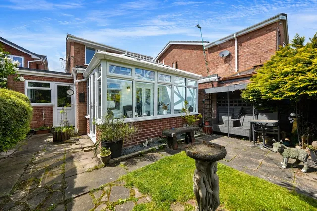 Photo 3 — Falcon Close, Walsall, WS6 7LJ