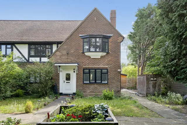 Chigwell Hurst Court, Pinner, HA5, photo 1