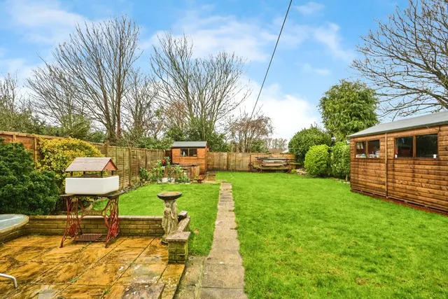 Castle Road, Newport, PO30, photo 2