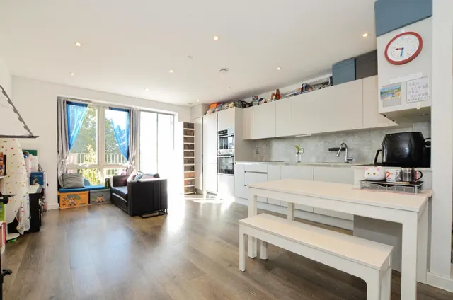 Oxhey Drive, Watford, WD19, photo 2