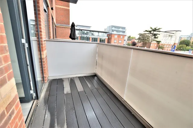 Brickfield Court, Slough, SL1, photo 1
