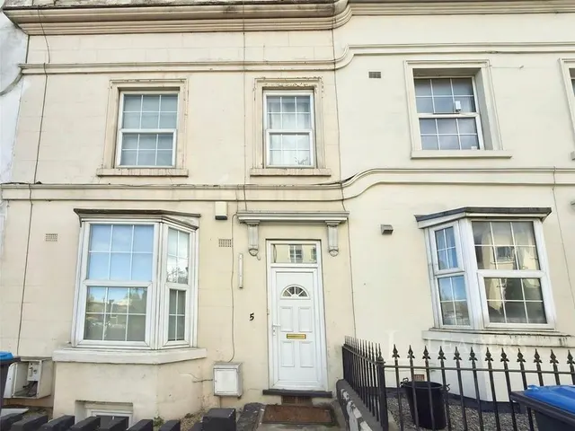 Tachbrook Road, Leamington Spa, CV31, photo 1
