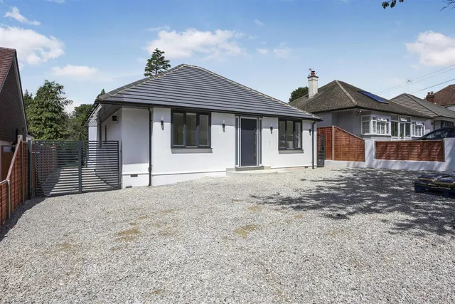 Claremount Gardens, Epsom, KT18 5XF, photo 1