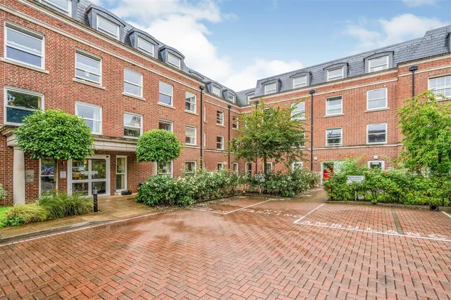 College Way, Welwyn Garden City, AL8, photo 1