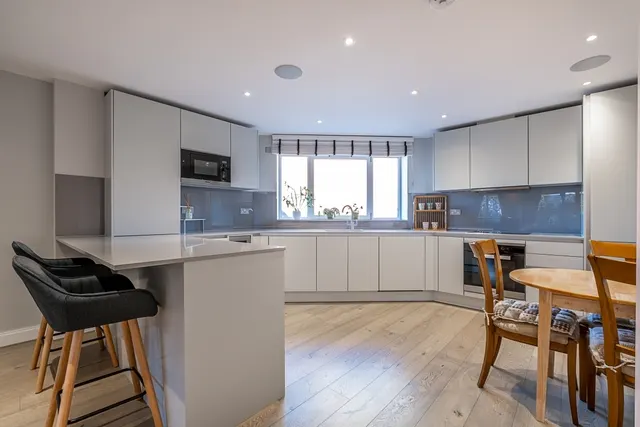 Photo 3 — Ashburnham Mews Westminster SW1P