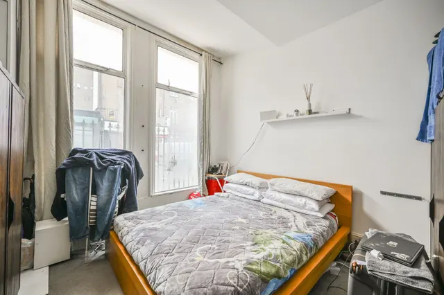 6 bedroom building — 5 Crouch Hill, London