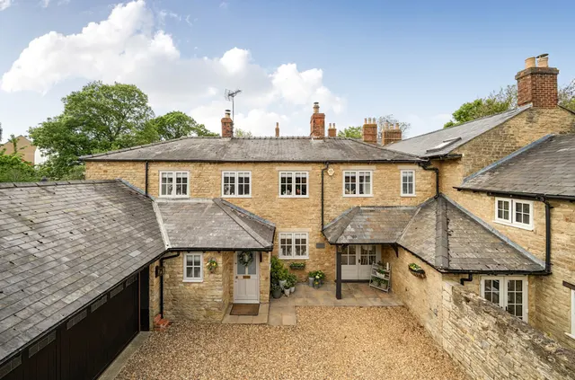 Heathencote, Towcester, Northamptonshire, NN12 7LD, photo 1