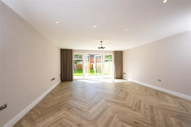 London Road, Ascot, RG12, photo 2