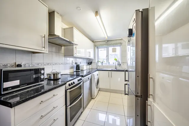 Salmond Close, Stanmore, HA7, photo 2