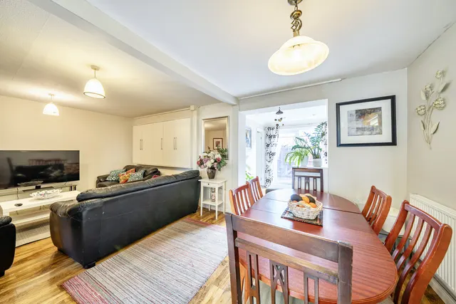 Salmond Close, Stanmore, HA7, photo 1
