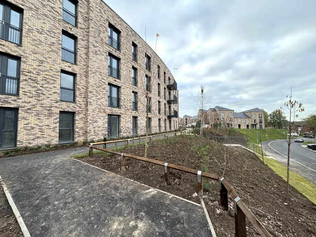 Griffiths Close, B12, photo 1