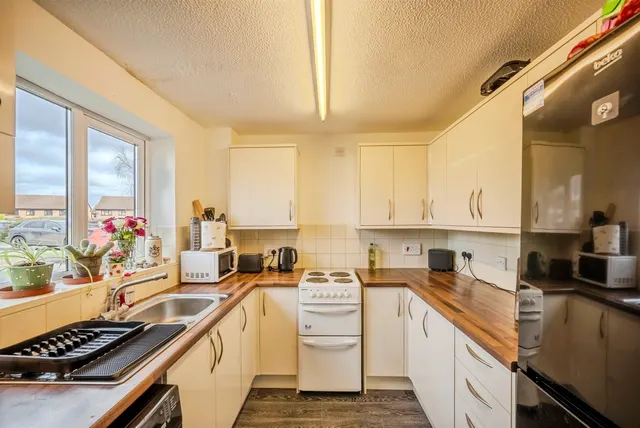Eastholme Avenue, Belmont, HR2, photo 2