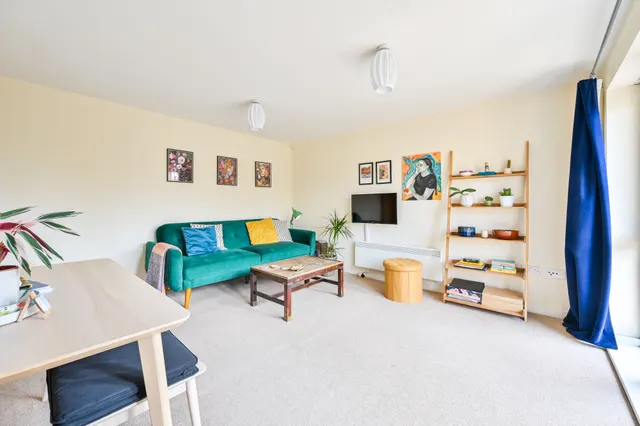 Photo 2 — Flat 22, 60 St Georges Way, London
