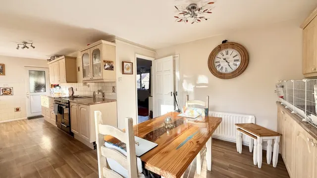 Photo 2 — Clay Close, Dilton Marsh