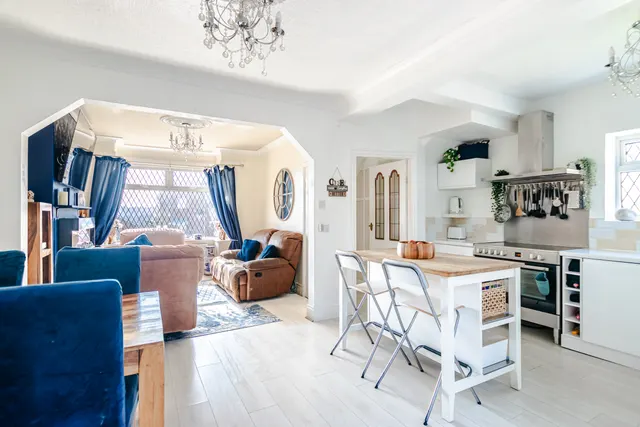 Woodhall Drive, Kirkstall, LS5, photo 2