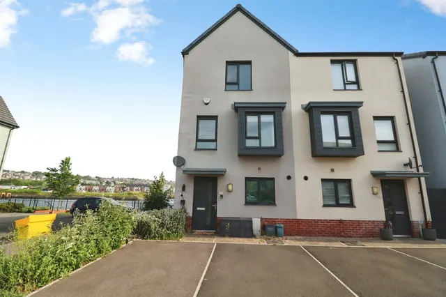 Ffordd Pentre, Barry, photo 1