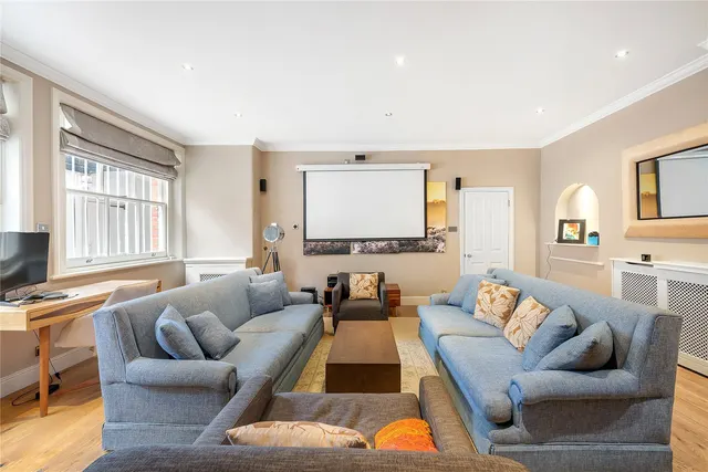 Roland Gardens, South Kensington, SW7, photo 2