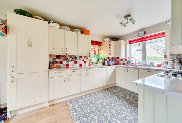 Photo 2 — Borough Close, Gloucestershire, Kings Stanley, GL10 3LJ