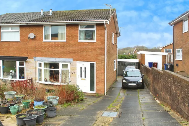 Lower Mead Drive, Burnley, BB12, photo 1