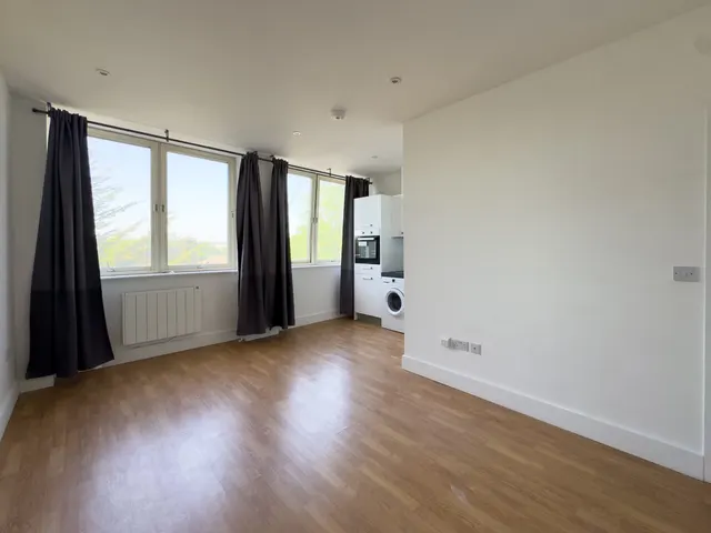 Shenley Road, WD6, photo 2