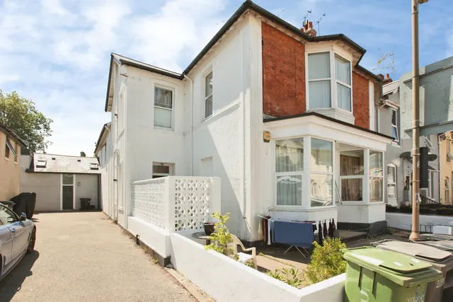 St. James Road, Torquay, photo 1