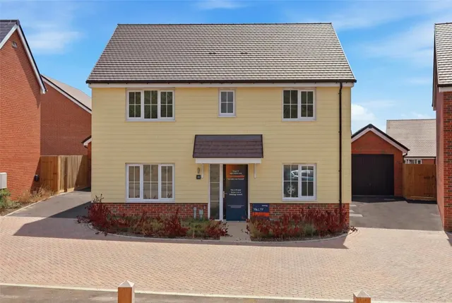 with 4 bedrooms in Saffron Walden, CB11, photo 1